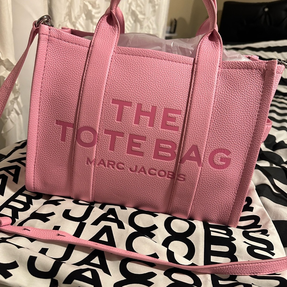 Marc Jacobs medium Pink The Totebag Pebbled Leather Satchel - Picture 2 of 9